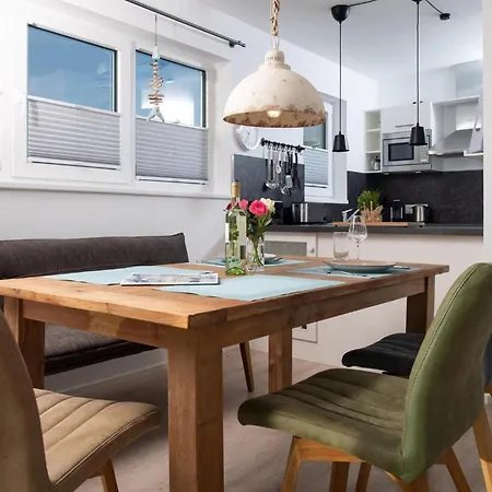 Nyaraló Lillehuus *