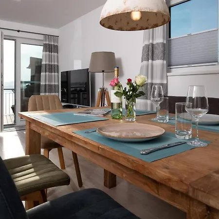 Lillehuus Nyaraló *